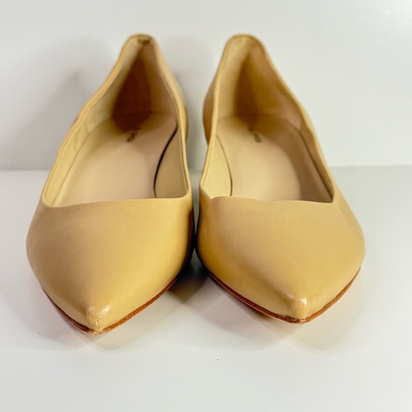 EUC Via Spiga Leather 2 In Block Kitten Heels Pumps Neutral Cream Beige Size 10M - Picture 4 of 10